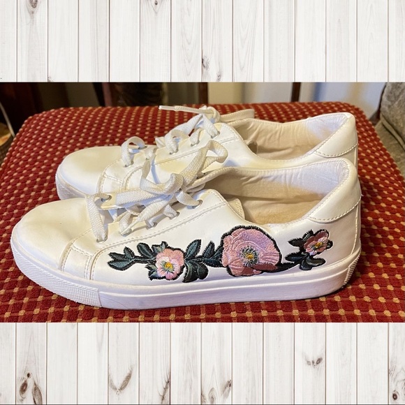 SOLE DIVA SHOES - Picture 1 of 5
